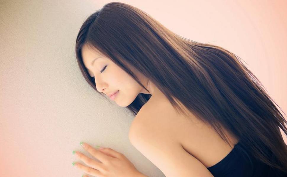 湖北少妇瑜伽裤投稿引发热议，身材火辣被评“极品”，网友直呼想试车