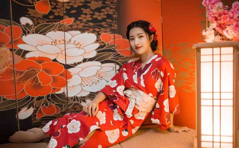 佛山顺德女律师王美昕：白天法庭舌战，夜晚床上吞精，SM玩到飞起，网友直呼反差婊天花板
