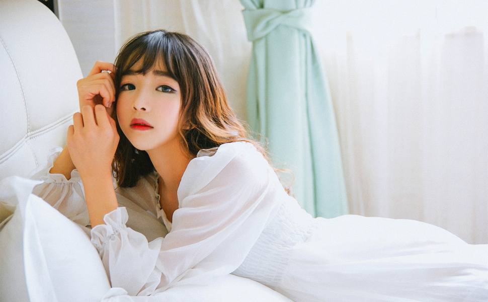 户外探花女主播‘苏妲己’事件：高颜值巨乳人设背后，专挑老年男性野战直播引热议