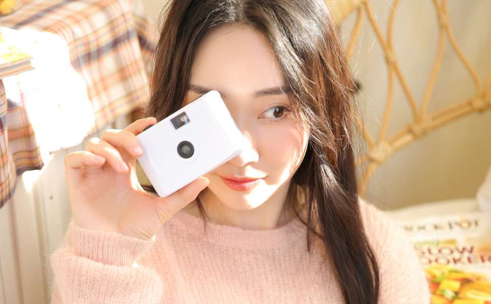 高颜值身材完美，知名女神李雅最新白衬衫超短裙私房写真大尺度曝光