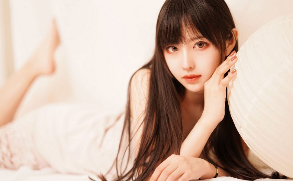 时间线复盘：北京女神刘诗芸被前男友曝光私密视频，脚趾吸吮、脸部掌掴等细节引爆争议